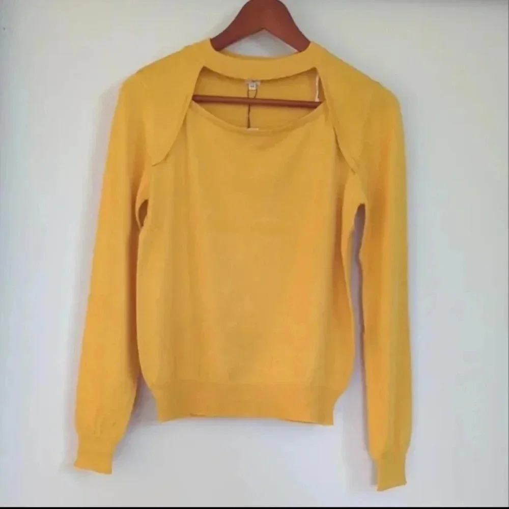 🌴2/$25🌴UNIQ | Mustard Yellow Lightweight Stretchy Cutout Sweater Size Small